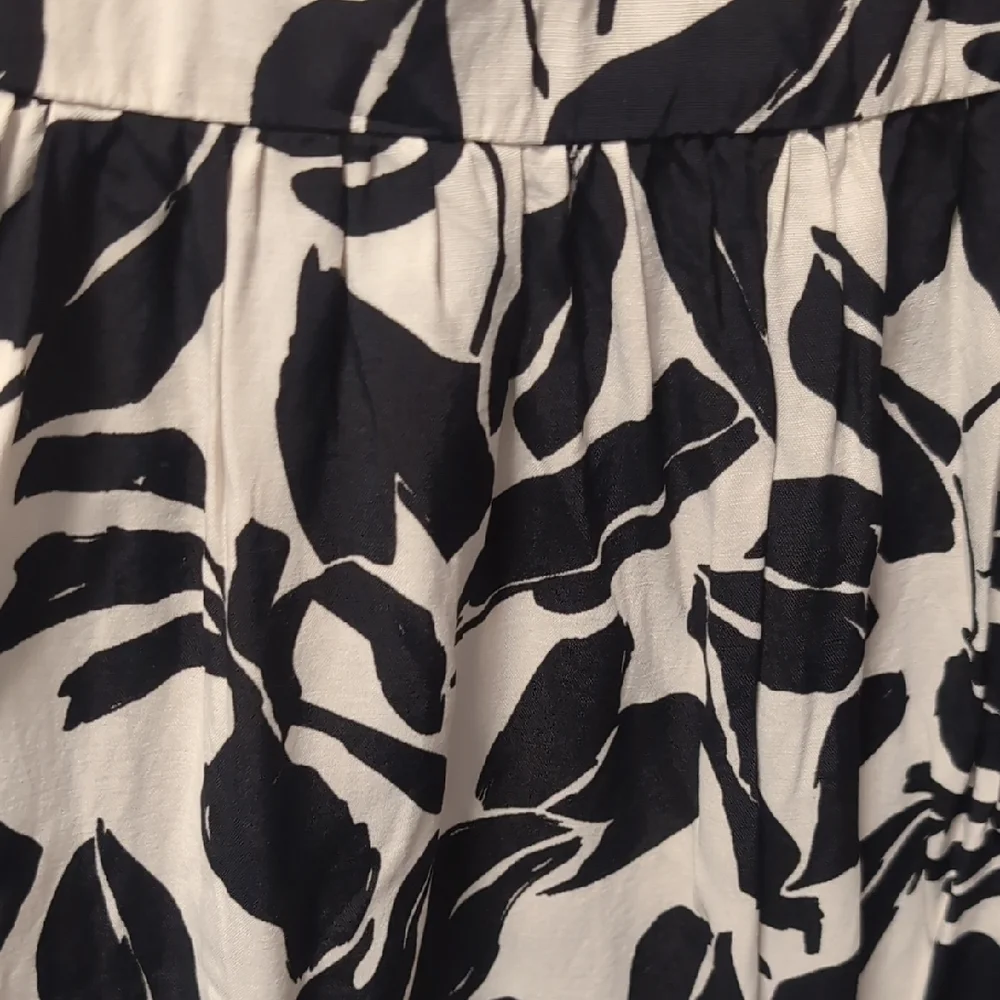 EUC Black and White Leaf Maxi Dress - Picture 6 of 6